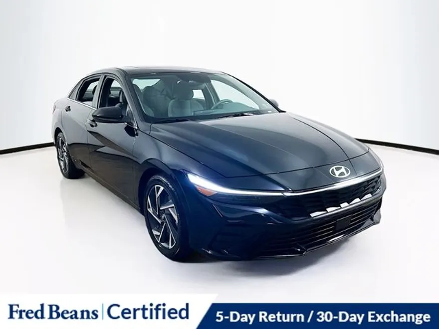 2024 Hyundai Elantra SEL Convenience photo 1