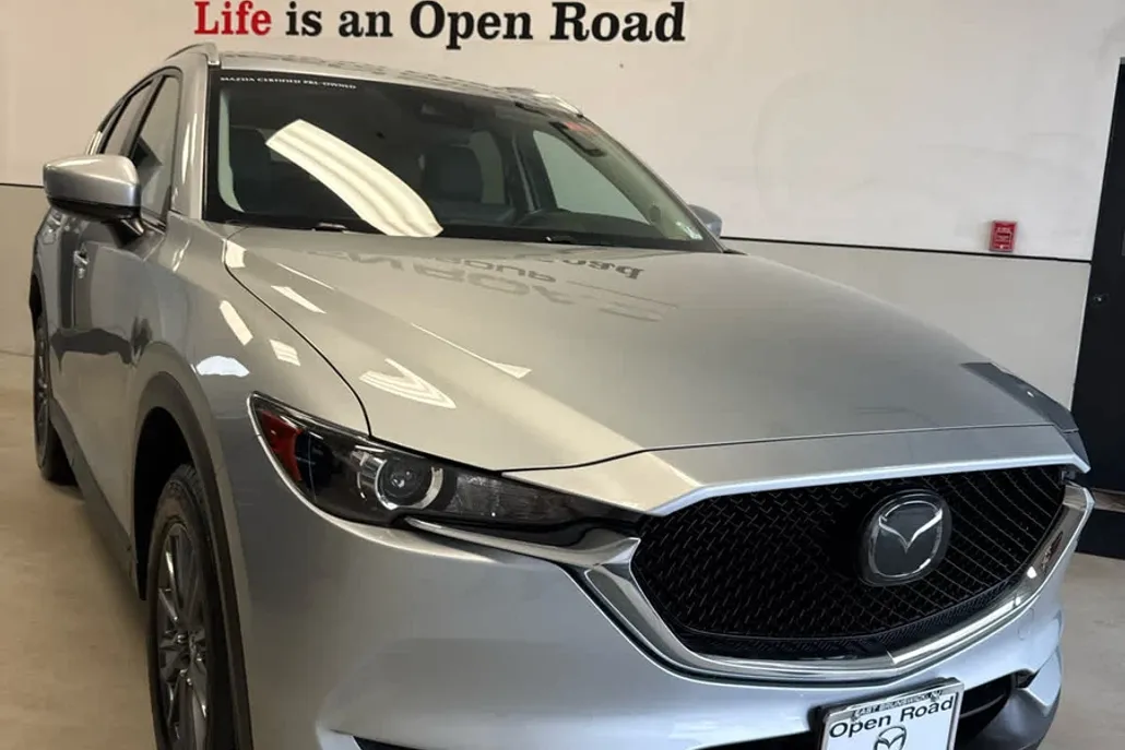 2021 Mazda CX-5 Touring photo 1