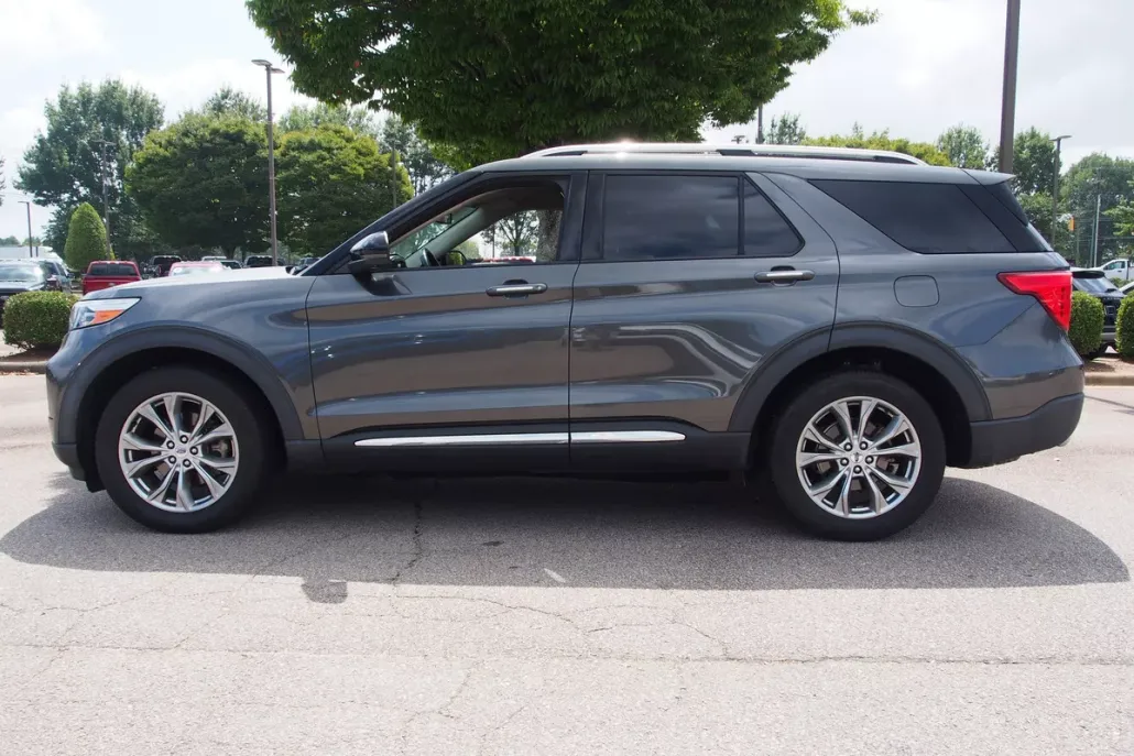 2020 Ford Explorer Limited photo 1