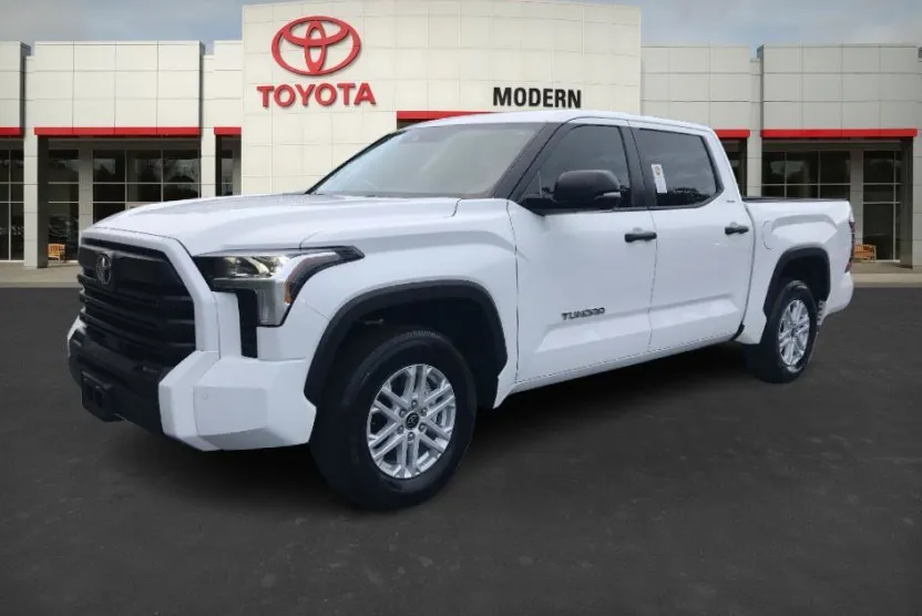 2024 Toyota Tundra SR5 photo 1