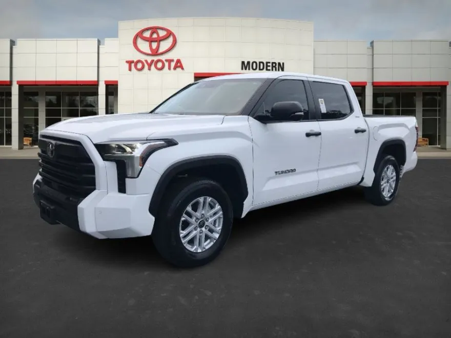 2024 Toyota Tundra SR5 photo 1