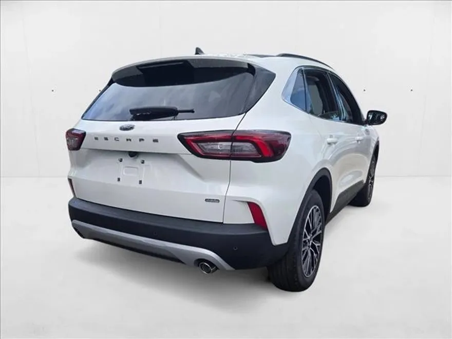 2025 Ford Escape photo 1