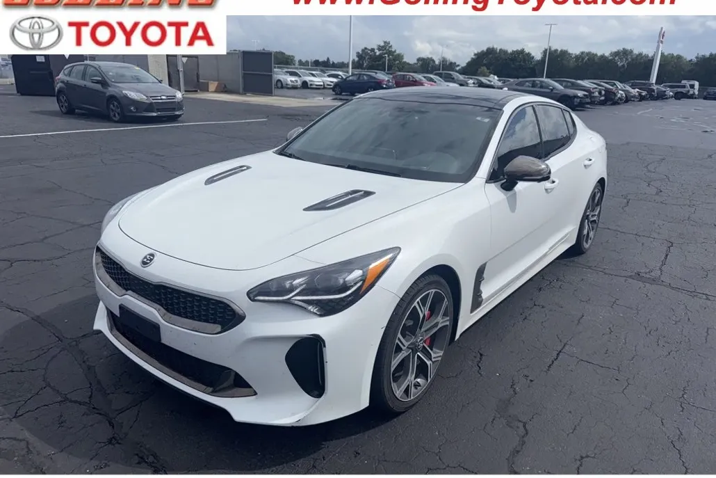 2021 Kia Stinger GT2 photo 1