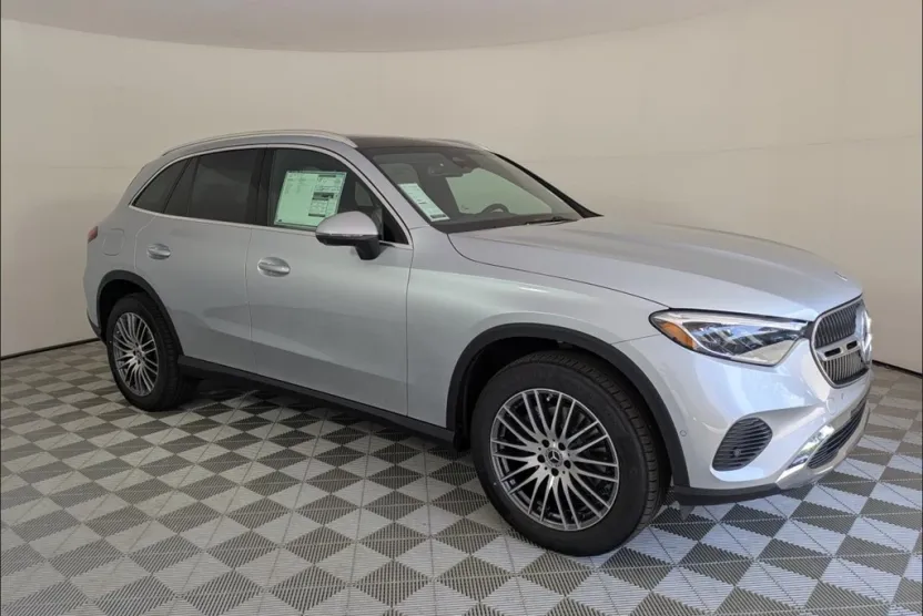 2026 Mercedes Benz GLC 300 photo 1