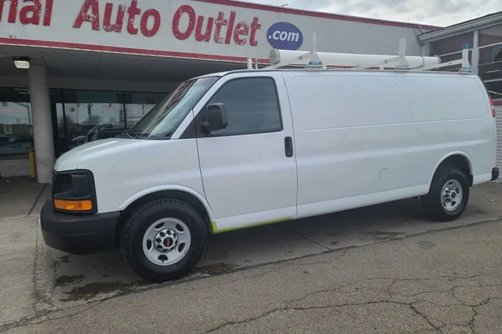 2017 Gmc Savana 2500 Cargo photo 1