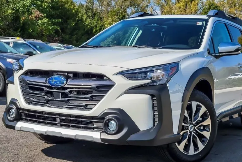 2025 Subaru Outback Touring photo 1