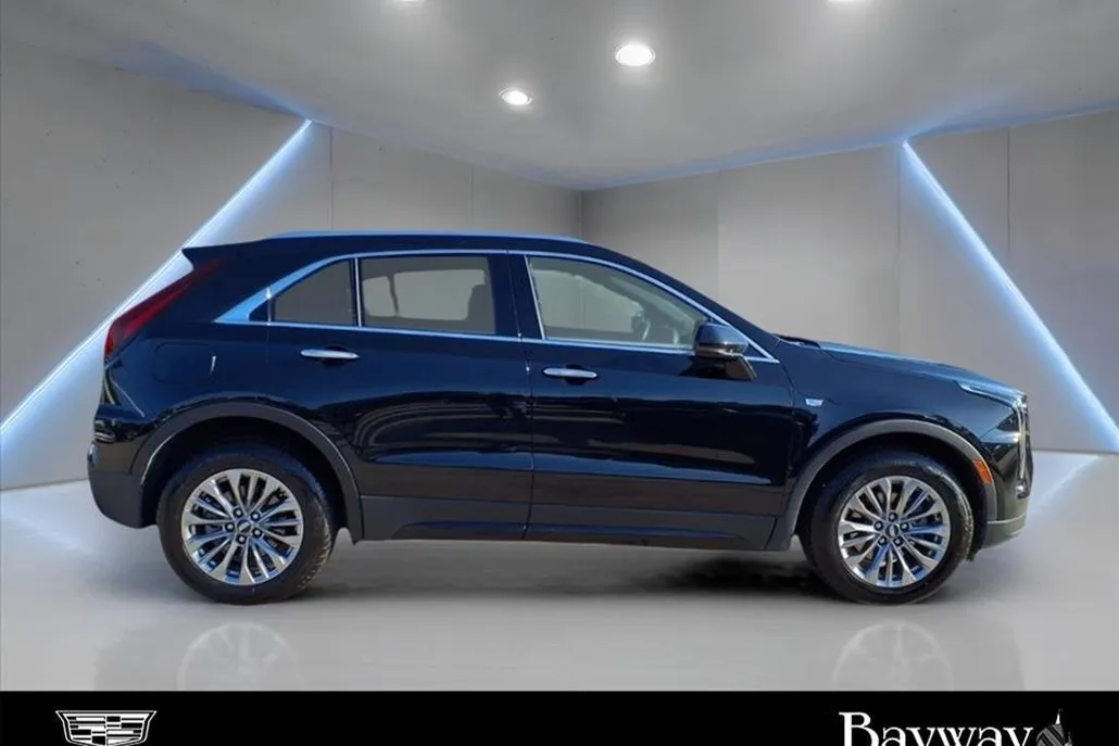 2024 Cadillac XT4 Premium Luxury photo 1