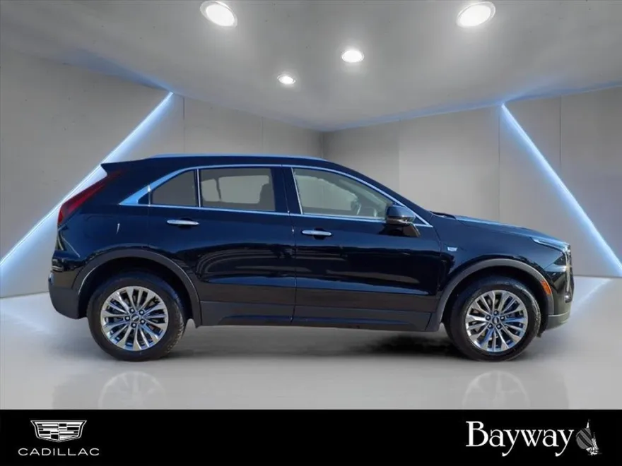 2024 Cadillac XT4 Premium Luxury photo 1