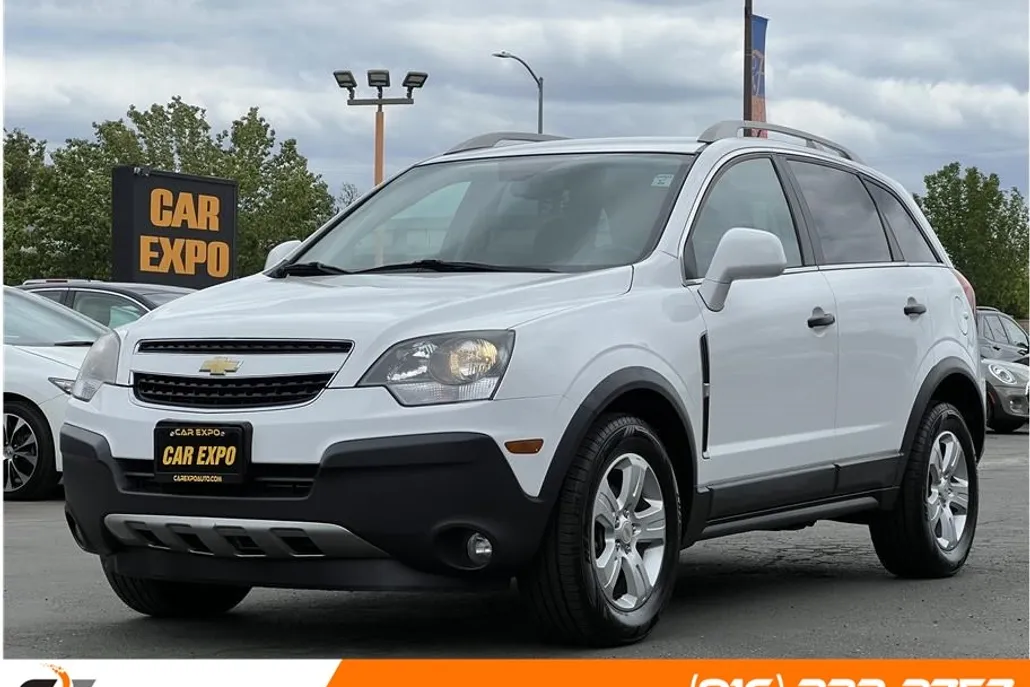 2015 Chevrolet Captiva LS Sport photo 1