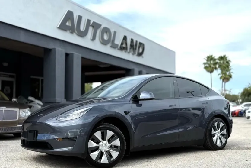 2021 Tesla Model Y Long Range photo 1