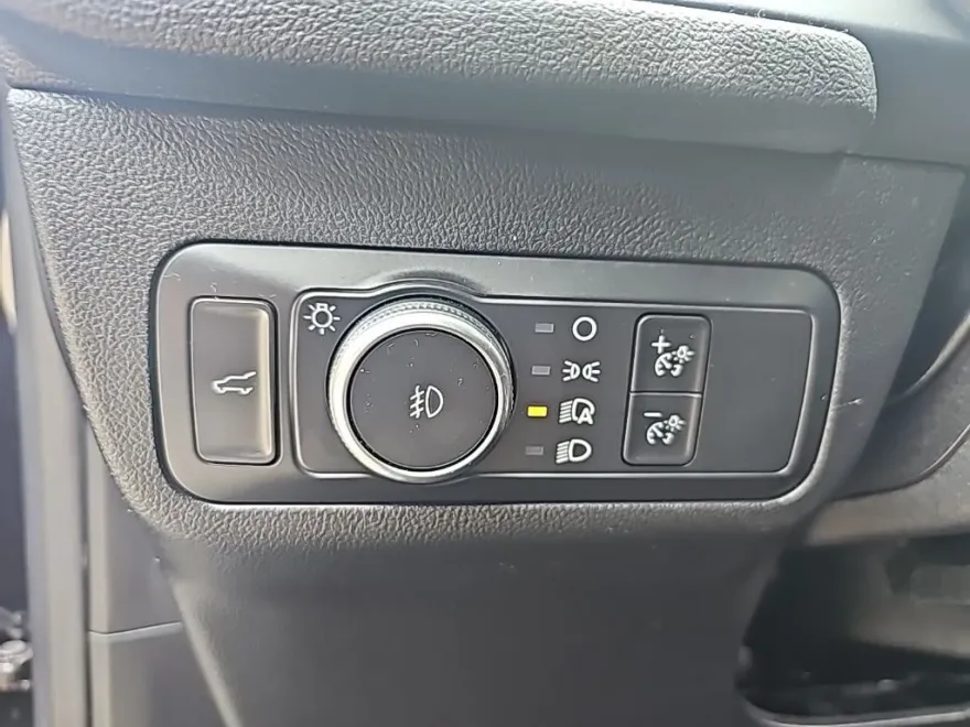 2022 Ford Escape SEL photo 19