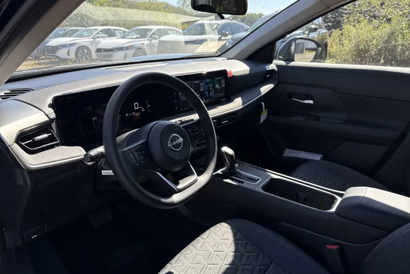 2026 Nissan Kicks SV photo 1