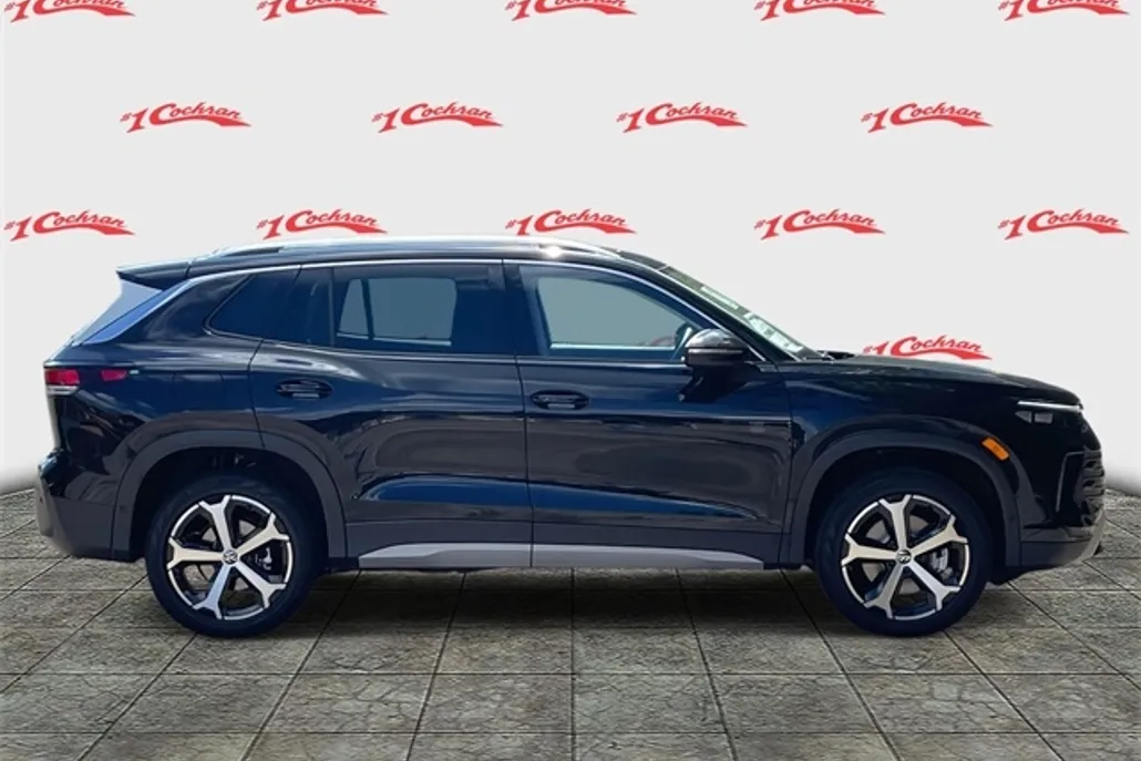 2025 Volkswagen Tiguan SE photo 1