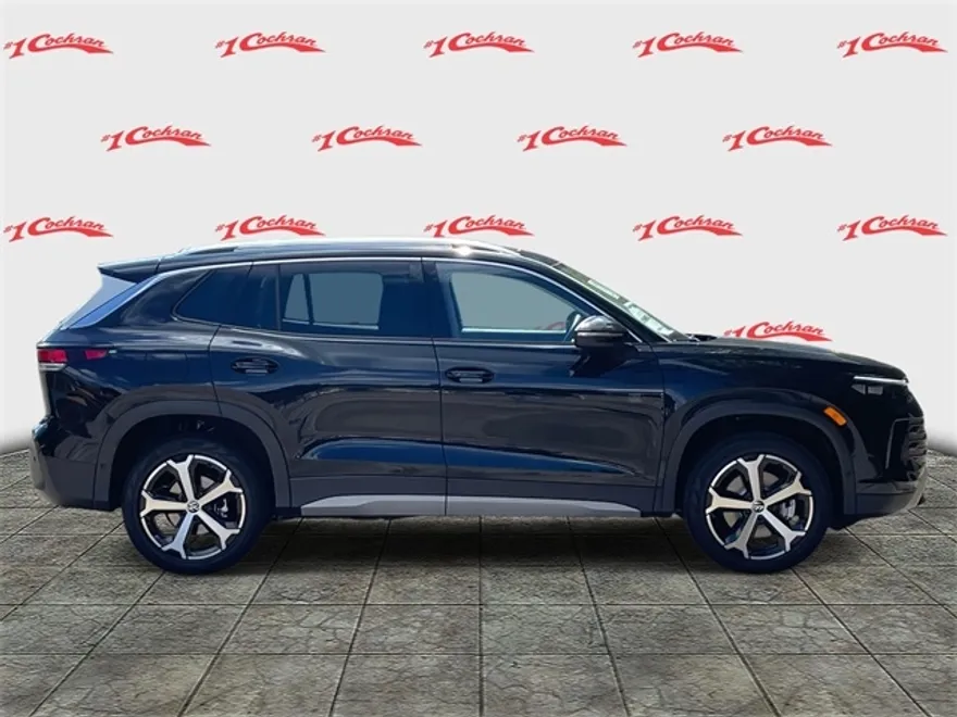 2025 Volkswagen Tiguan SE photo 1