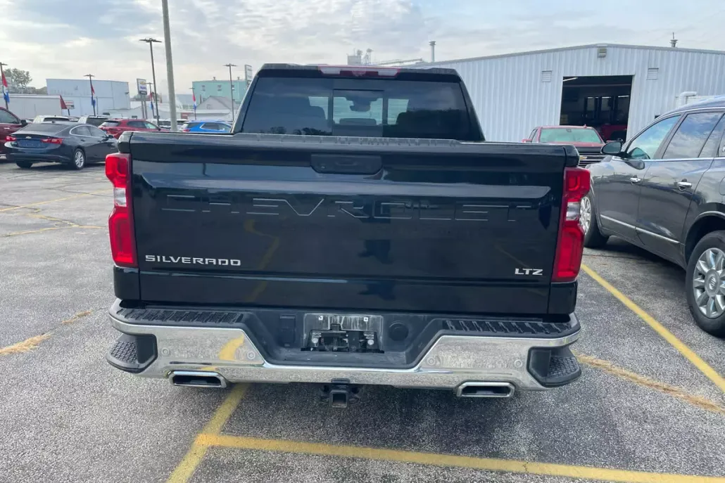 2023 Chevrolet Silverado 1500 LTZ photo 1
