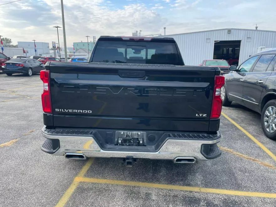 2023 Chevrolet Silverado 1500 LTZ photo 1