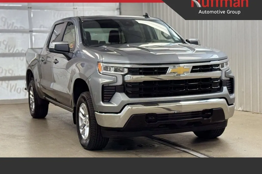 2025 Chevrolet Silverado 1500 LT photo 1