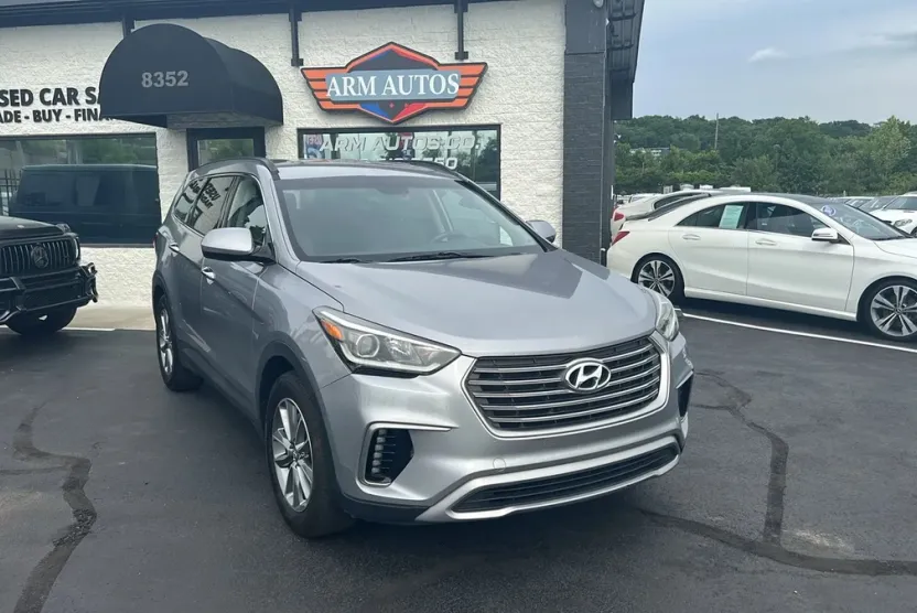 2018 Hyundai Santa Fe SE Sport photo 1