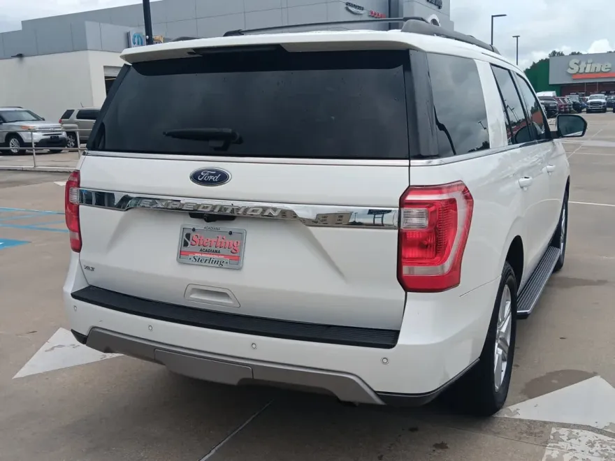 2020 Ford Expedition XLT photo 1