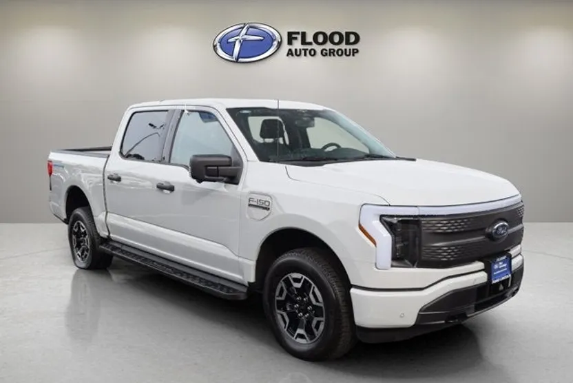 2023 Ford F-150 Lightning XLT photo 1