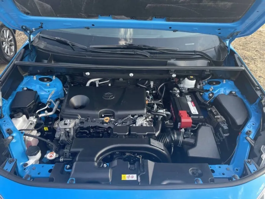 2021 Toyota RAV4 XLE photo 1