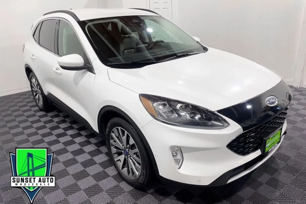 2021 Ford Escape Hybrid Titanium photo 1