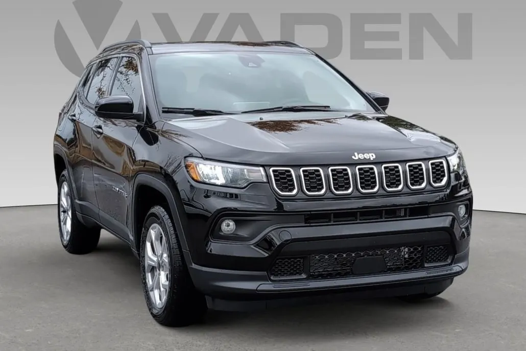 2025 Jeep Compass Latitude photo 1
