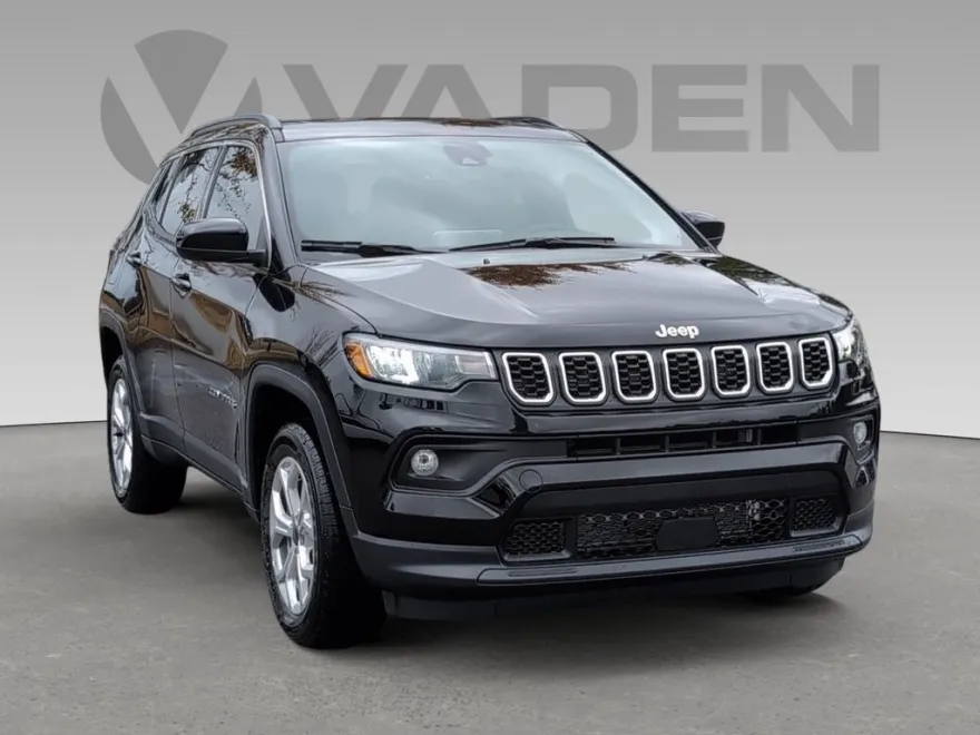 2025 Jeep Compass Latitude photo 1