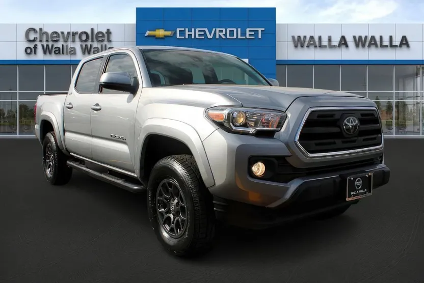 2018 Toyota Tacoma SR5 photo 1