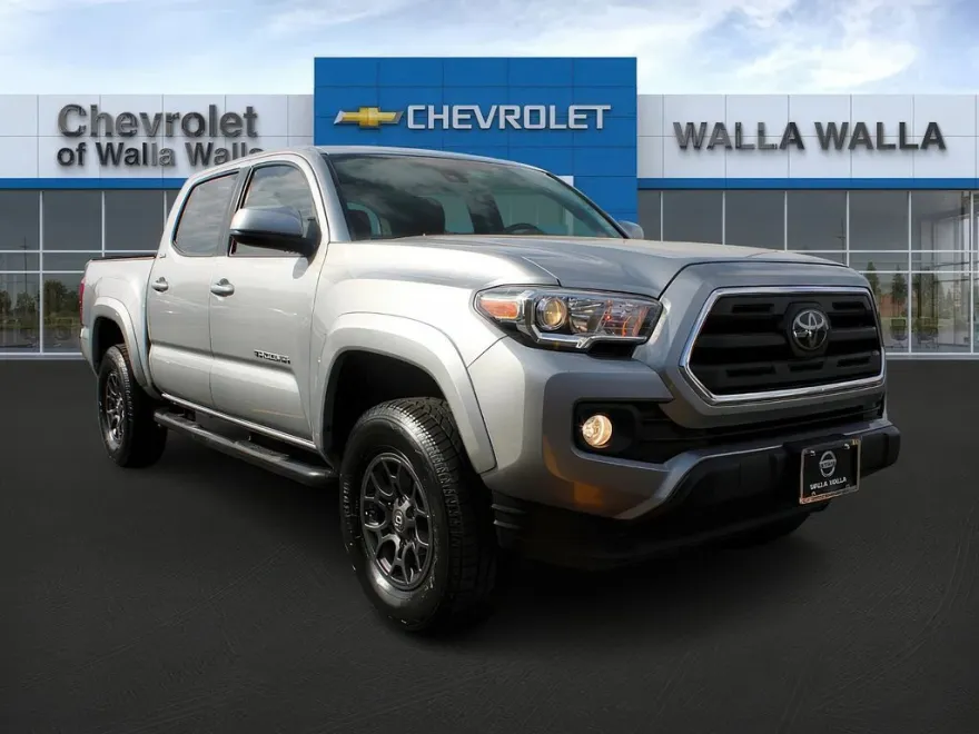 2018 Toyota Tacoma SR5 photo 1