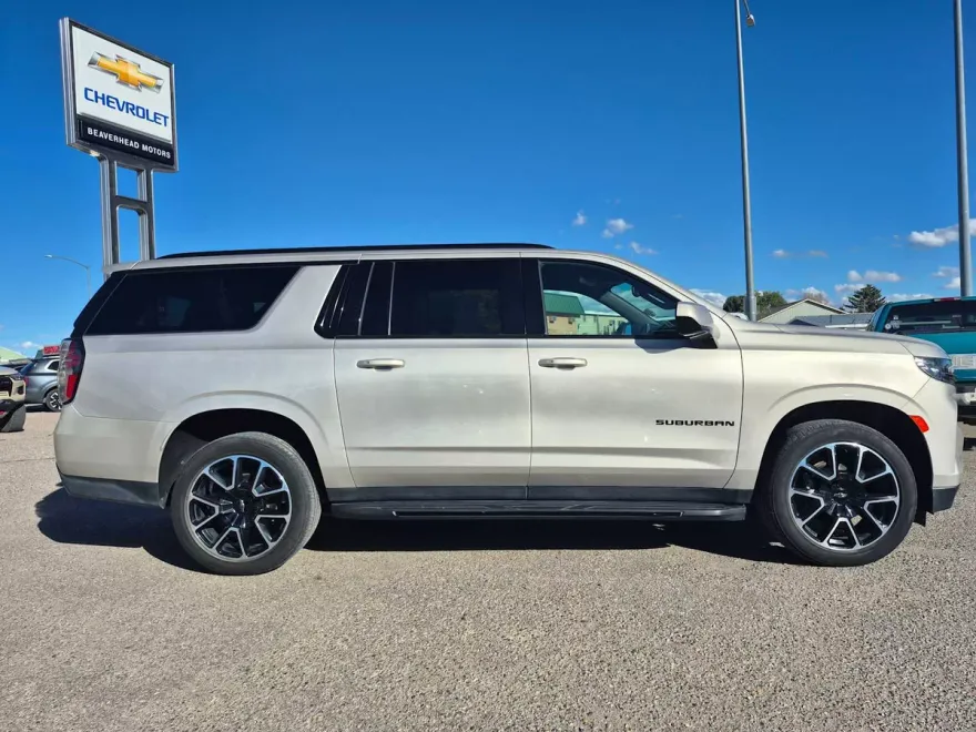 2021 Chevrolet Suburban RST photo 1