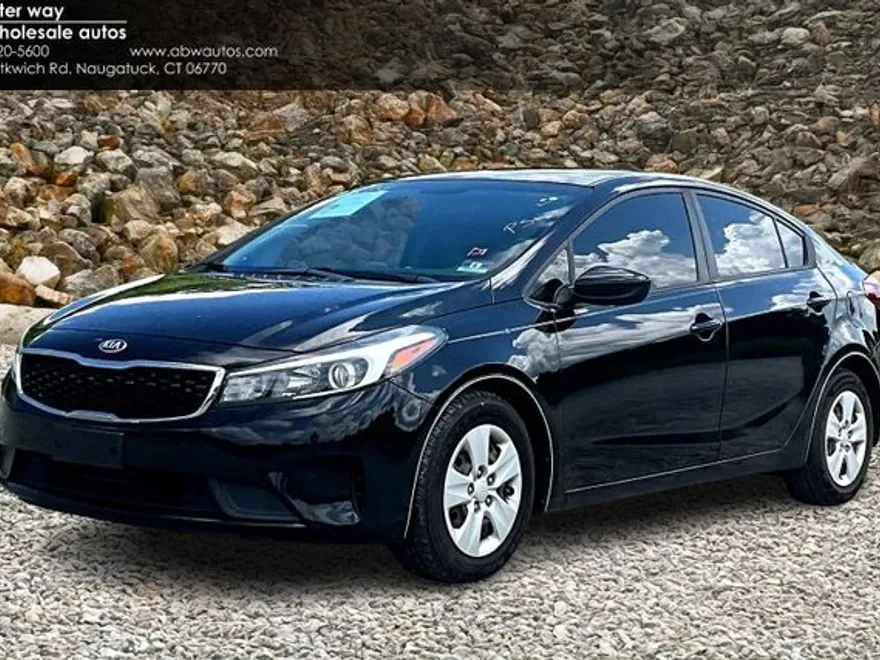 2017 Kia Forte LX Base photo 1