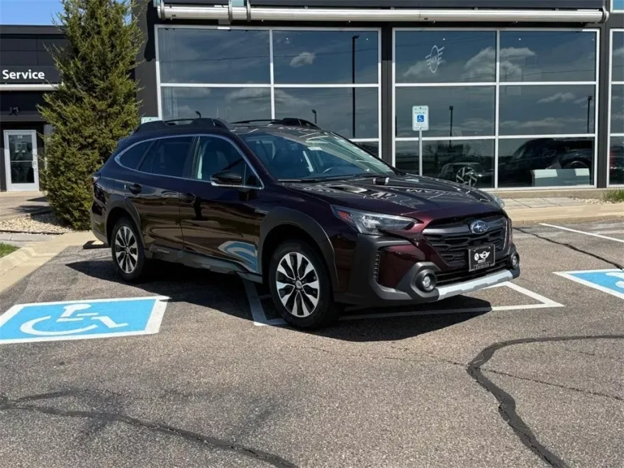 2023 Subaru Outback Limited photo 1