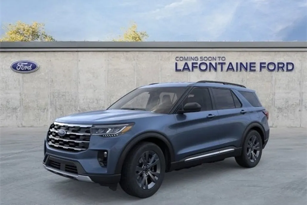 2025 Ford Explorer photo 1