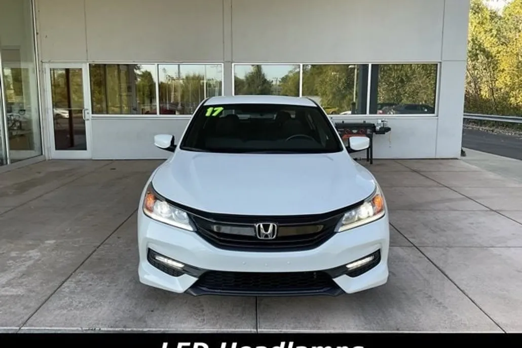 2017 Honda Accord Sport SE photo 1