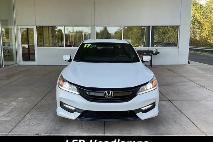 2017 Honda Accord Sport SE photo 1