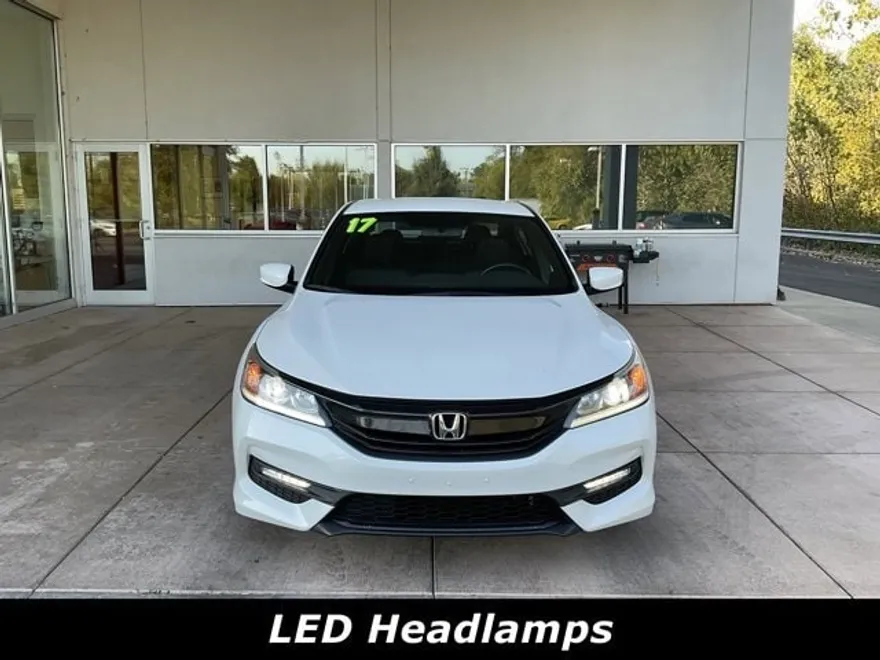 2017 Honda Accord Sport SE photo 1
