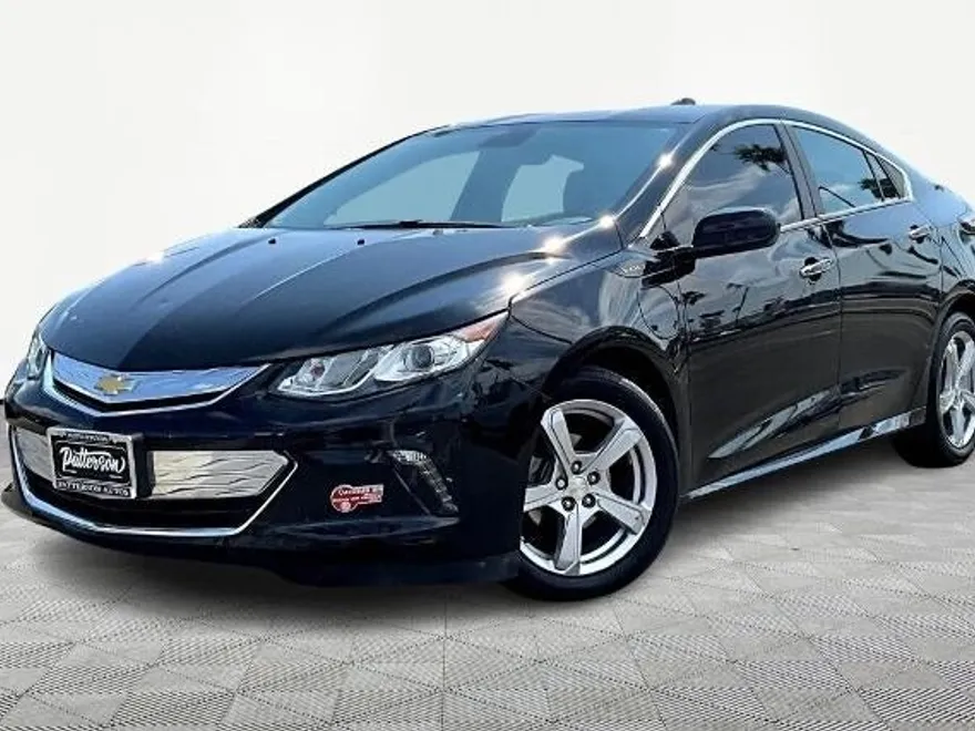 2018 Chevrolet Volt LT photo 1