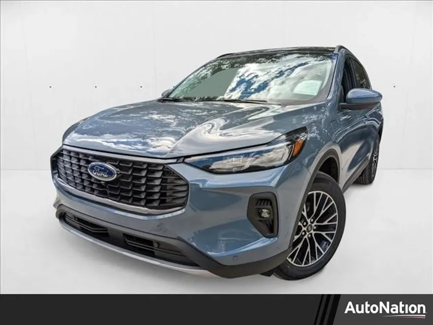 2025 Ford Escape Titanium photo 1