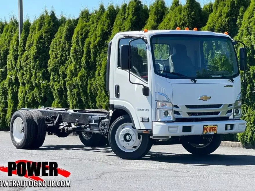 2025 Chevrolet Silverado 4500HD Base photo 1