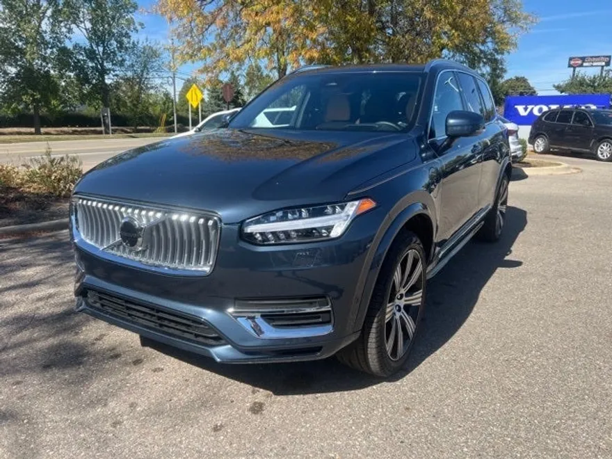 2025 Volvo XC90 T8 photo 1