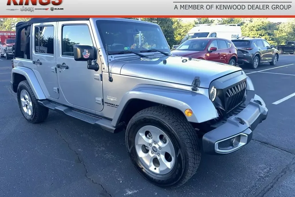 2014 Jeep Wrangler Unlimited Sahara photo 1