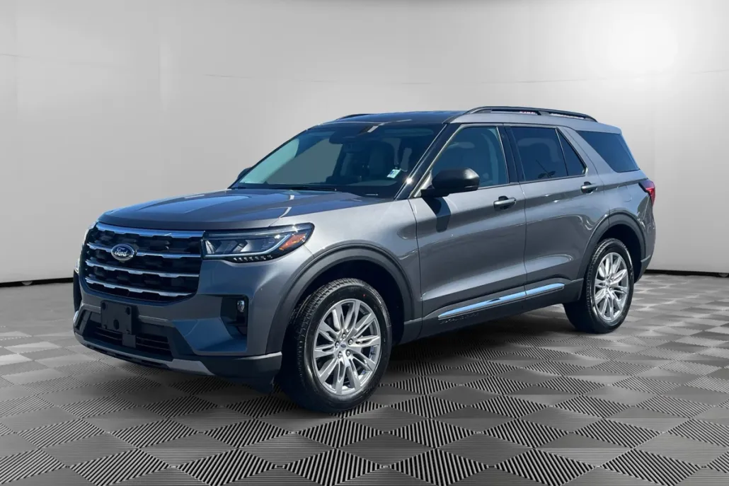 2025 Ford Explorer photo 1
