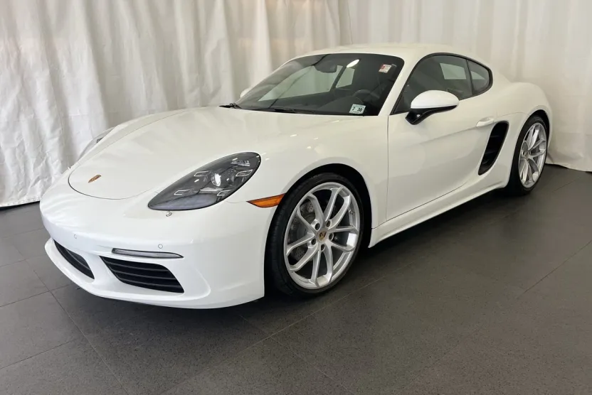 2025 Porsche Cayman photo 1