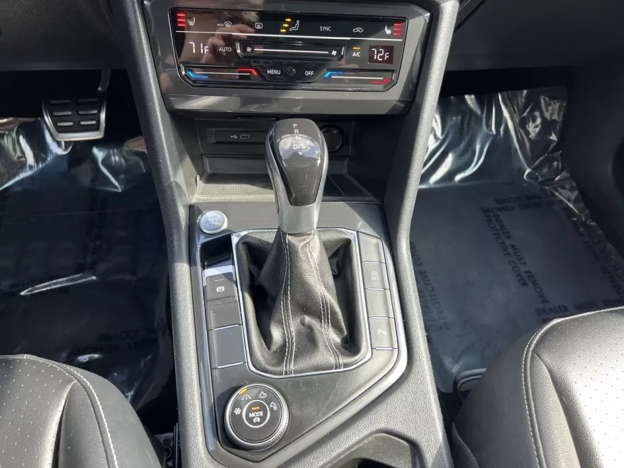 2024 Volkswagen Tiguan SE R-Line Black photo 1