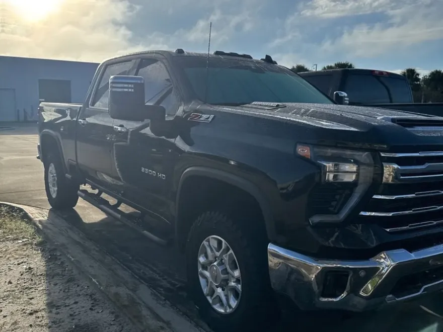 2024 Chevrolet Silverado 3500HD LTZ photo 1