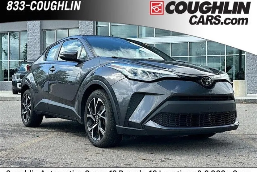2021 Toyota C-HR XLE photo 1