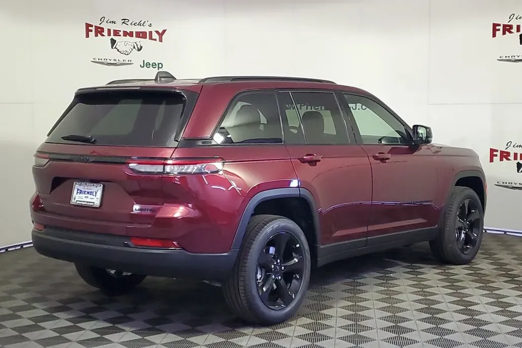 2025 Jeep Grand Cherokee Limited photo 1