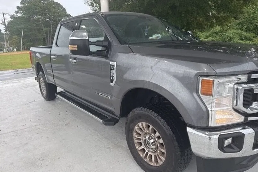 2021 Ford F-250 XLT photo 1