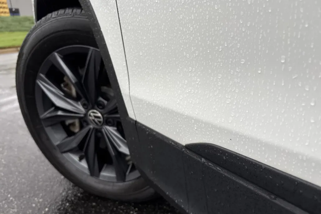 2023 Volkswagen Tiguan SE photo 1